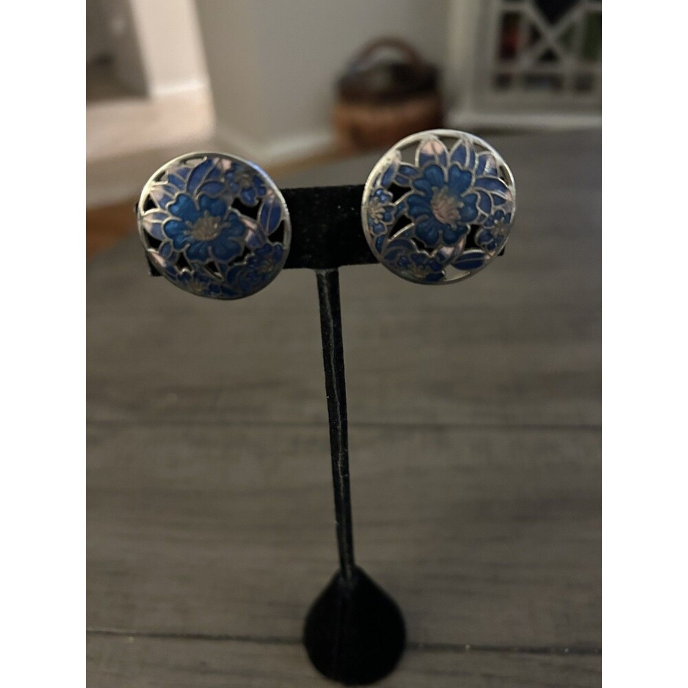 Vintage Blue Floral Cut Out Design On A Silver Disc  Clip Earrings